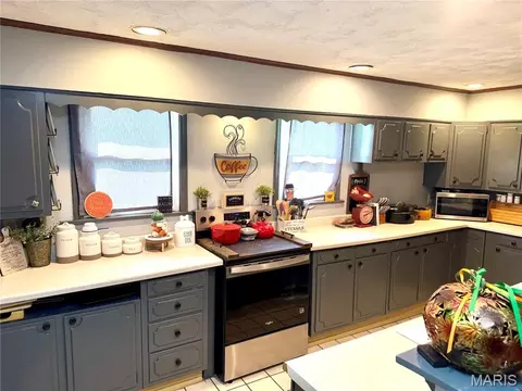 Kitchen - 200 E Boone St, Salem, IL 62881 photo 1 of 10