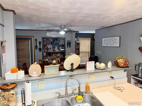 Kitchen - 200 E Boone St, Salem, IL 62881 photo 9 of 10