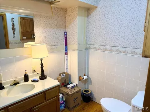 Bath - 200 E Boone St, Salem, IL 62881 photo 5 of 5