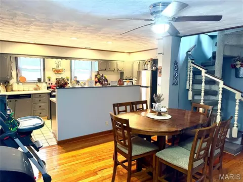 Dining - 200 E Boone St, Salem, IL 62881 photo 2 of 7
