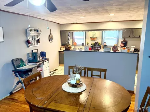 Dining - 200 E Boone St, Salem, IL 62881 photo 1 of 7