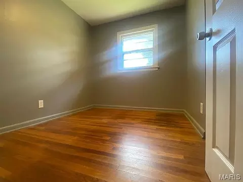 Bedroom - 39 Bayview Dr, Ferguson, MO 63135 photo 2 of 3