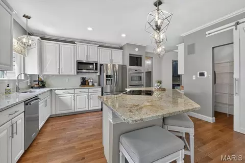 Kitchen - 207 Irish Hound Dr, O'fallon, MO 63368 photo 2 of 3