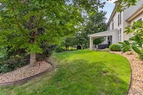 Exterior - 207 Irish Hound Dr, O'fallon, MO 63368 photo 3 of 8