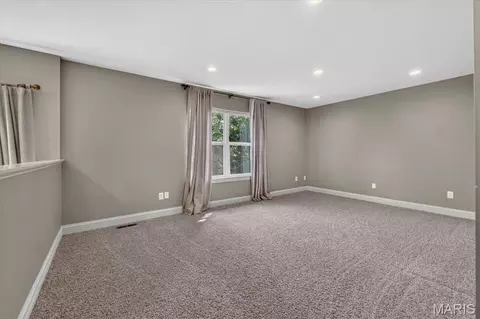 Living - 207 Irish Hound Dr, O'fallon, MO 63368 photo 3 of 5