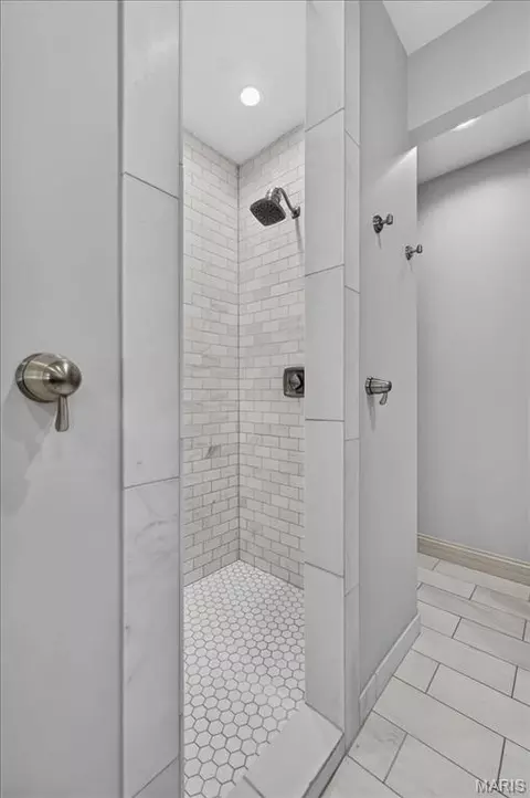 Bath - 207 Irish Hound Dr, O'fallon, MO 63368 photo 3 of 8
