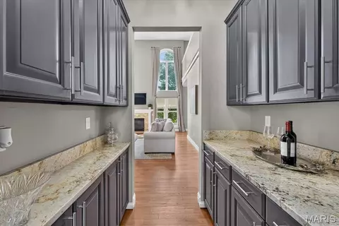 Entry Way - 207 Irish Hound Dr, O'fallon, MO 63368 photo 2 of 5