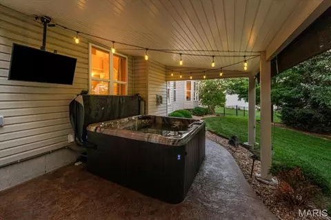 Exterior - 207 Irish Hound Dr, O'fallon, MO 63368 photo 6 of 8