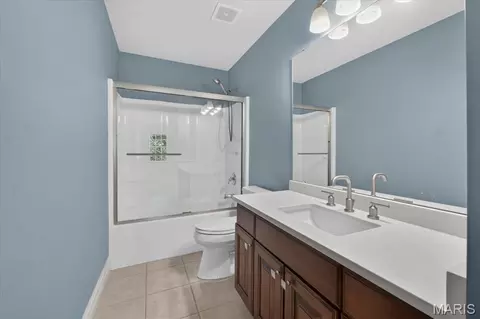 Bath - 207 Irish Hound Dr, O'fallon, MO 63368 photo 6 of 8