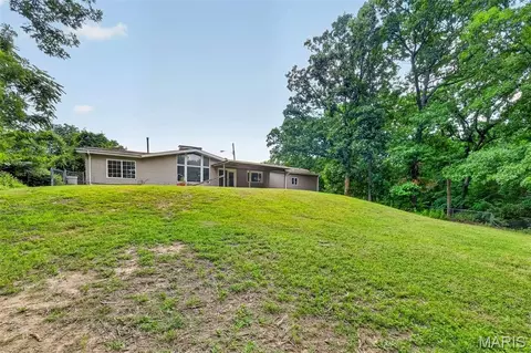 Exterior - 2300 Darla Dr, High Ridge, MO 63049 photo 9 of 13