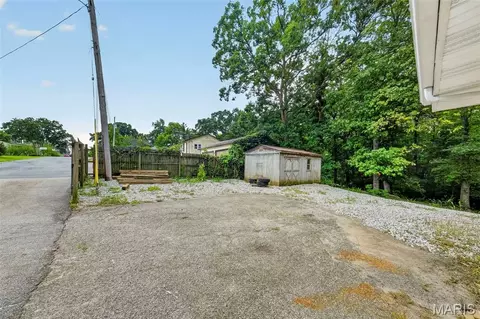 Exterior - 2300 Darla Dr, High Ridge, MO 63049 photo 4 of 13