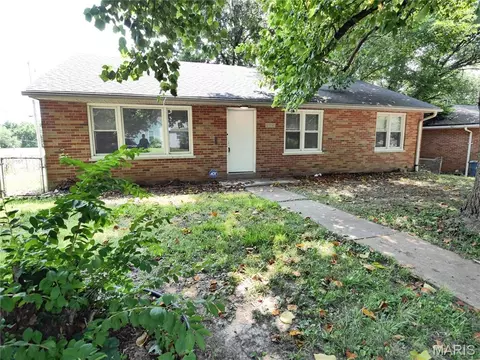 8334 Carl Ave, Saint Louis, MO 63136