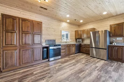 Kitchen - 1387 Hartshorn Rd, Hermann, MO 65041 photo 1 of 3