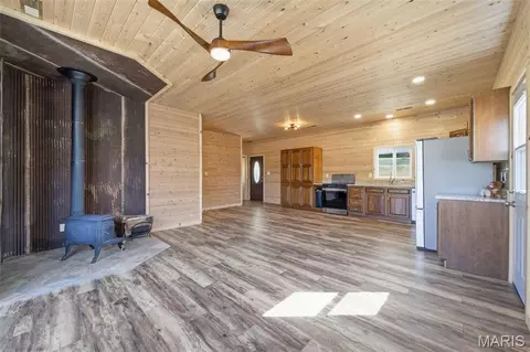 Living - 1387 Hartshorn Rd, Hermann, MO 65041 photo 1 of 3