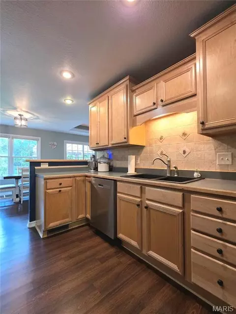 Kitchen - 1418 Overland Dr, Rolla, MO 65401 photo 3 of 4