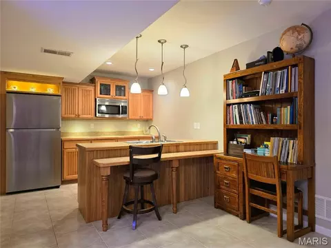 Kitchen - 1418 Overland Dr, Rolla, MO 65401 photo 4 of 4