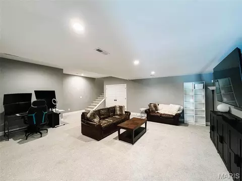 Living - 1521 Frank St, Hannibal, MO 63401 photo 1 of 1