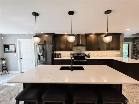 Kitchen - 1521 Frank St, Hannibal, MO 63401 photo 3 of 6