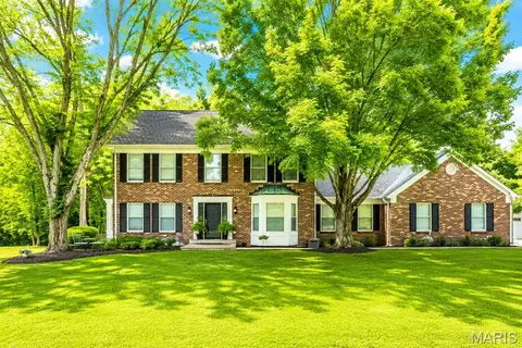 14801 Aurelia Dr, Florissant, MO 63034
