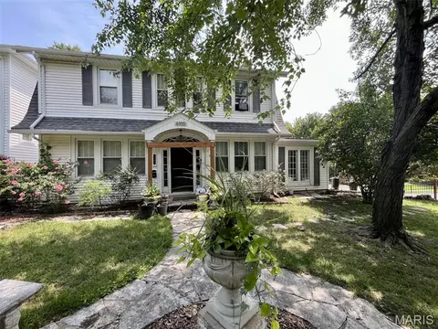 6105 Simpson Ave, Saint Louis, MO 63139