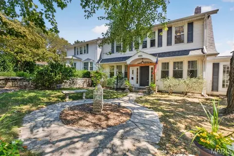 6105 Simpson Ave, Saint Louis, MO 63139