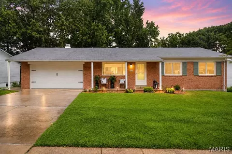 4131 Lockport Dr, Bridgeton, MO 63044