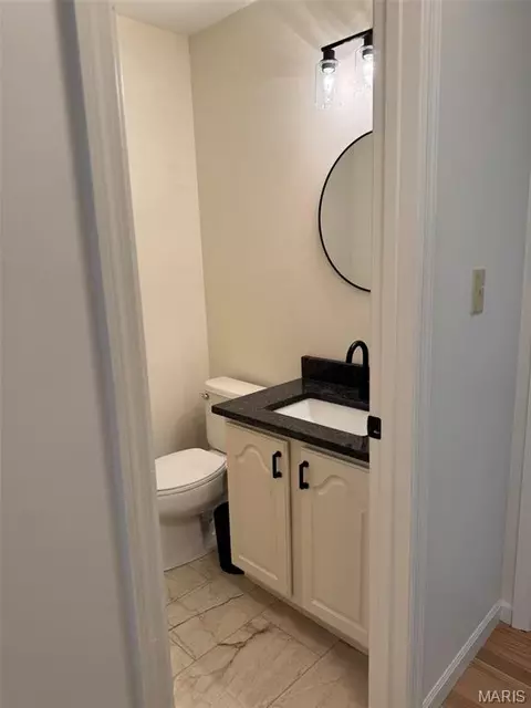 Bath - 727 Hawk Run Dr, O'fallon, MO 63368 photo 1 of 8