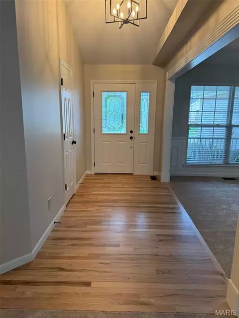Entry Way - 727 Hawk Run Dr, O'fallon, MO 63368 photo 3 of 5