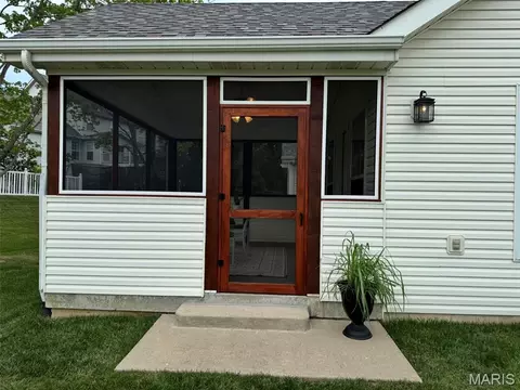 Exterior - 727 Hawk Run Dr, O'fallon, MO 63368 photo 9 of 15