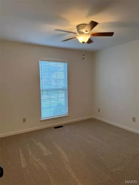 Bedroom - 727 Hawk Run Dr, O'fallon, MO 63368 photo 3 of 8