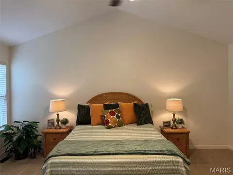 Bedroom - 727 Hawk Run Dr, O'fallon, MO 63368 photo 2 of 8