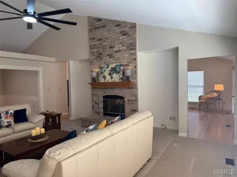 Living - 727 Hawk Run Dr, O'fallon, MO 63368 photo 3 of 3