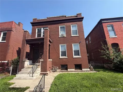 6726 Vermont Ave, Saint Louis, MO 63111