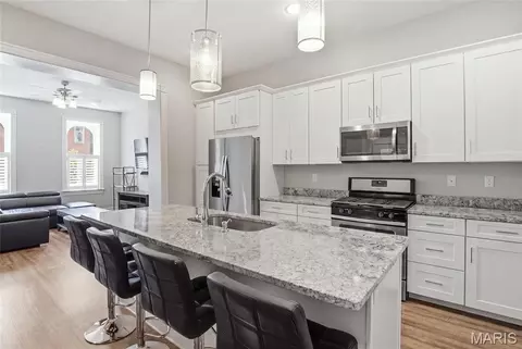 2723 Allen Ave, Saint Louis, MO 63104