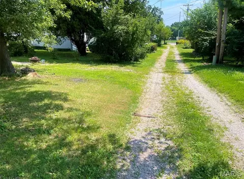 Exterior - 1609 N Cedar St, Rolla, MO 65401 photo 4 of 9
