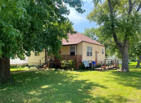 Exterior - 1609 N Cedar St, Rolla, MO 65401 photo 2 of 9