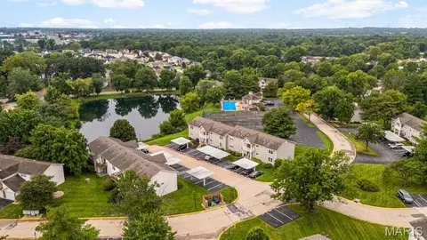 4113 Gulf Shr W, Florissant, MO 63034