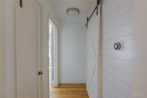 Entry Way - 915 Moore Ave, Sikeston, MO 63801 photo 10 of 15