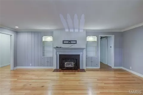 Living - 915 Moore Ave, Sikeston, MO 63801 photo 5 of 6