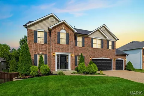 407 English Manor Dr, Wentzville, MO 63385