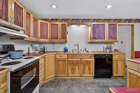 Kitchen - 5972 Highway E, Fredericktown, MO 63645 photo 4 of 5