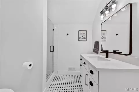 Bath - 3 Millers Ct, O'fallon, MO 63366 photo 9 of 11