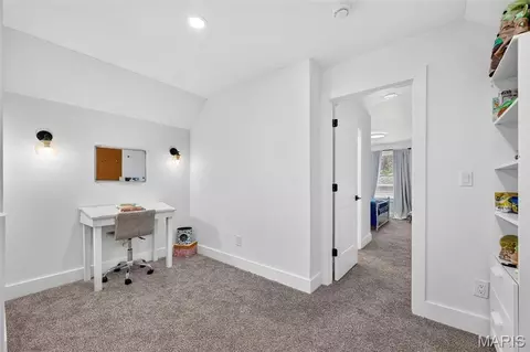 Entry Way - 3 Millers Ct, O'fallon, MO 63366 photo 8 of 9