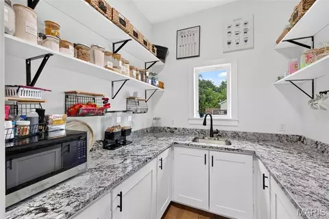 Kitchen - 3 Millers Ct, O'fallon, MO 63366 photo 9 of 10