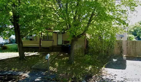 10130 Clairmont Dr, Saint Louis, MO 63136
