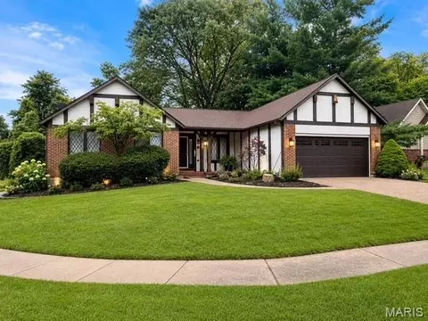2117 Beam Pl, Florissant, MO 63031