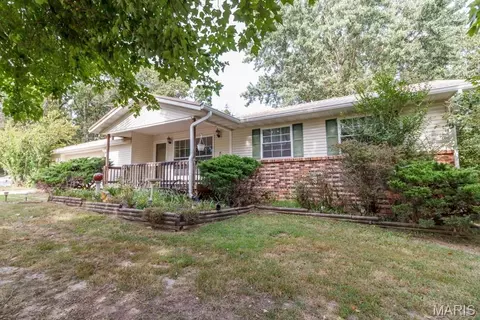 24688 Mc Clurg Dr, Lebanon, MO 65536