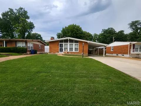 515 Marick Dr, Rock Hill, MO 63119