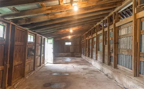 Entry Way - 8578 Lizard Ln, Dittmer, MO 63023 photo 4 of 4