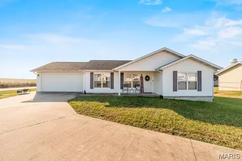 222 Black Willow Ln, Cape Girardeau, MO 63701